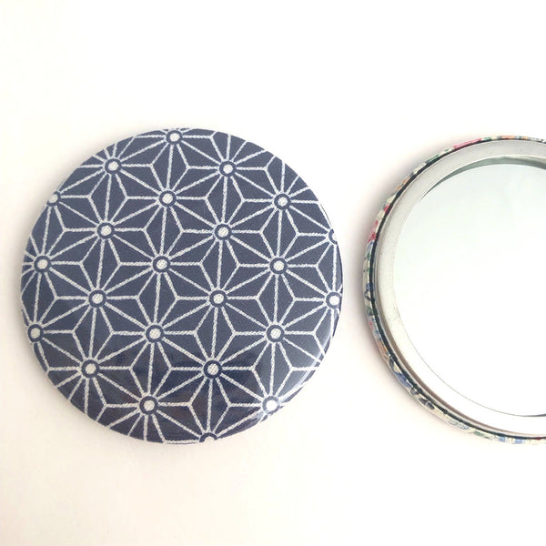 Makeup mirror in geometric design